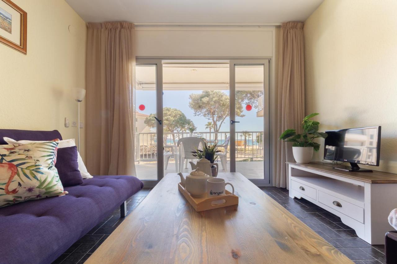 Apartamentos Dms 5 Vilafortuny 坎布里尔斯 外观 照片