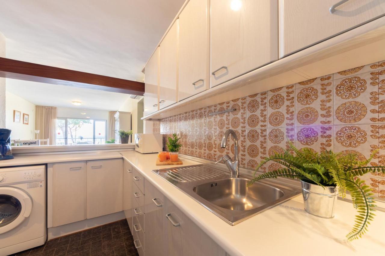 Apartamentos Dms 5 Vilafortuny 坎布里尔斯 外观 照片